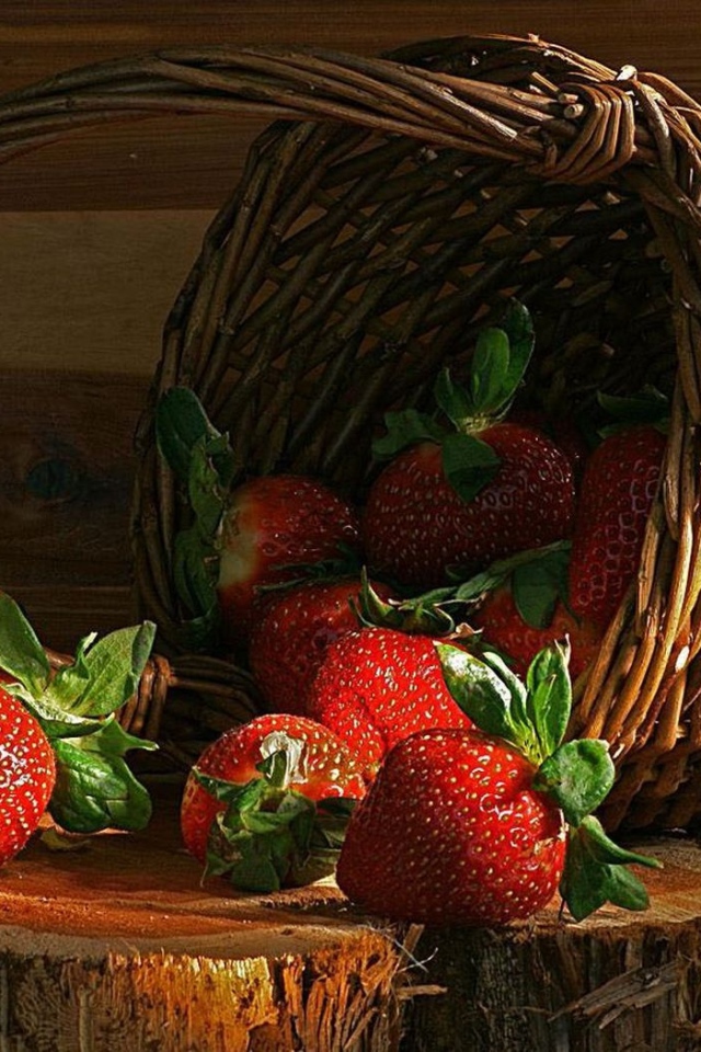 Корзина сладких ягод