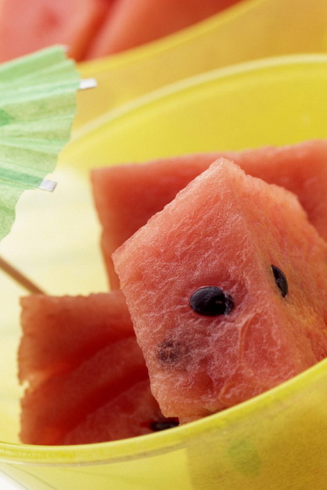 Арбуз под зонтиком