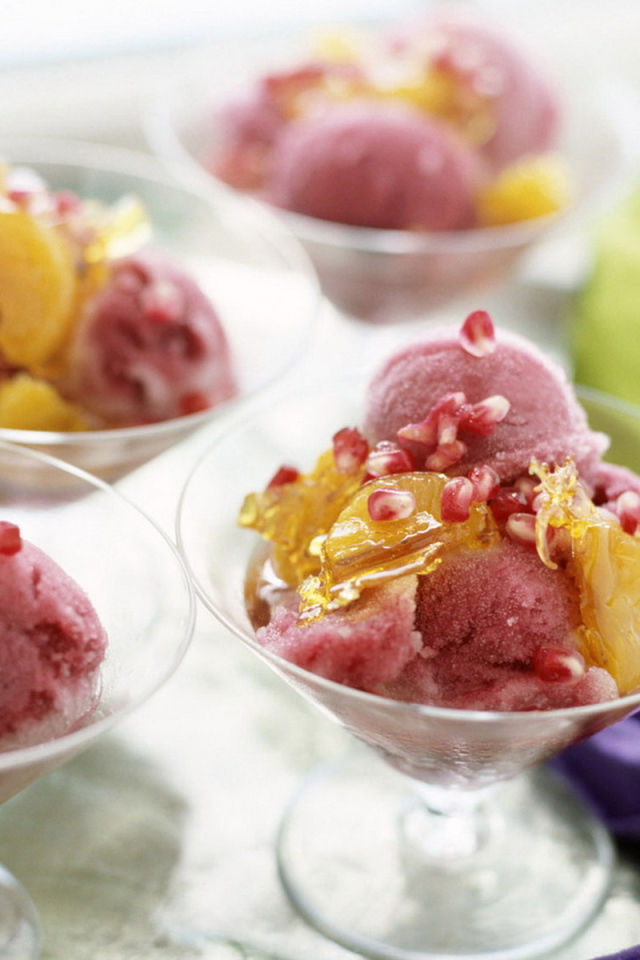 Мороженое в креманках