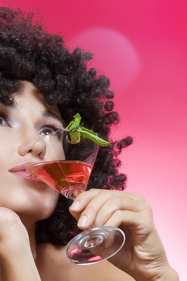 Девушка с кудряшками