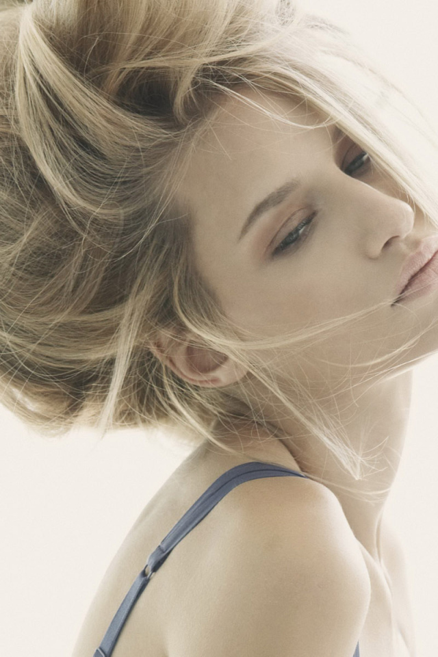 Нежная девушка