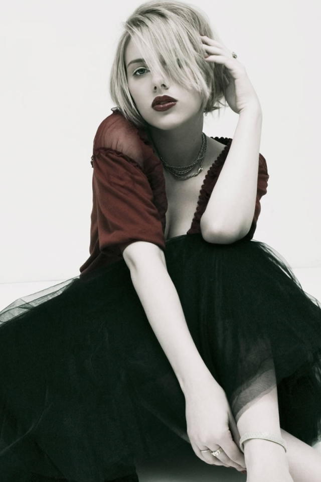 Скарлет Йохансон в платье