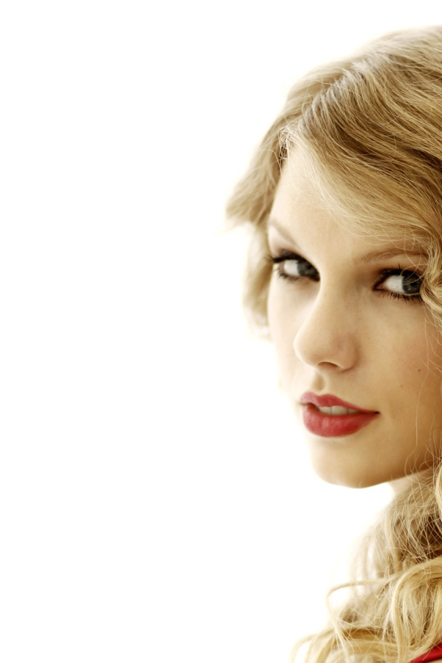 Белокурая модель Тэйлор Свифт