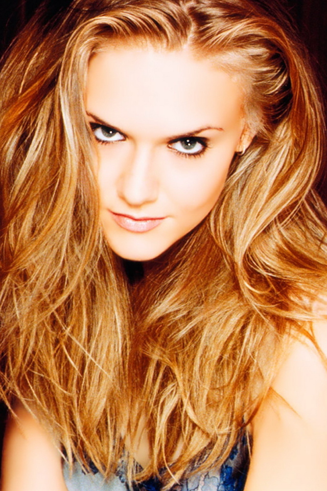 Доминика Свейн