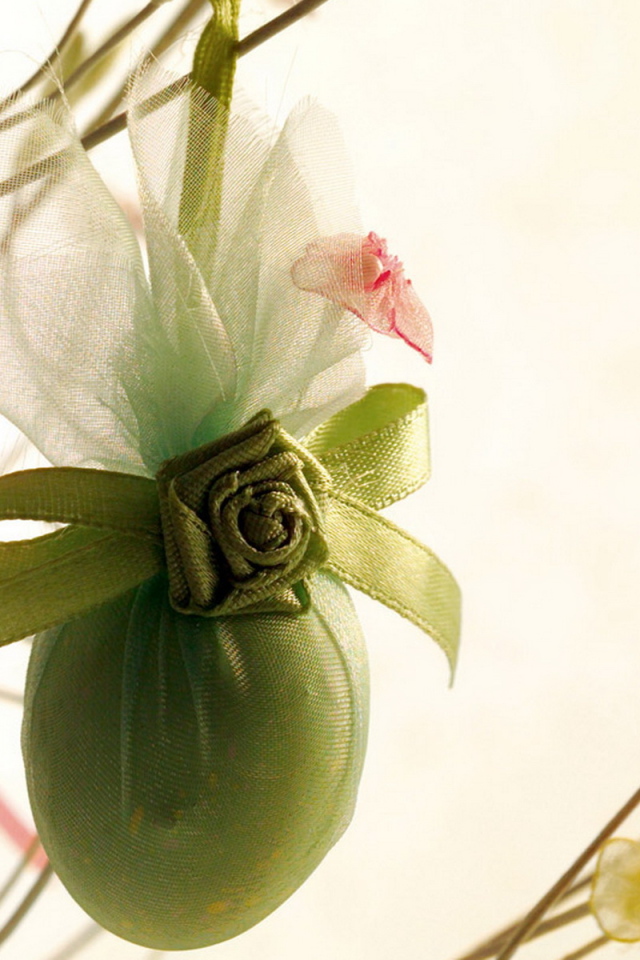 Яйцо на веточке