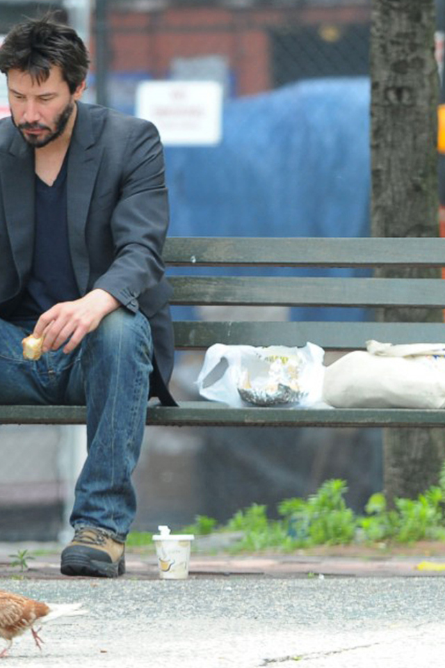 Небритый Киану Ривз