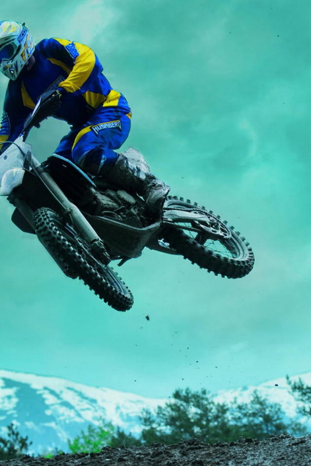 Хьюзаберг FX450 в полете