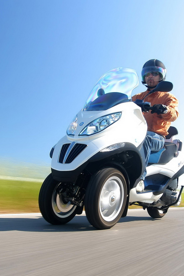 Piaggio MP3 Hybrid