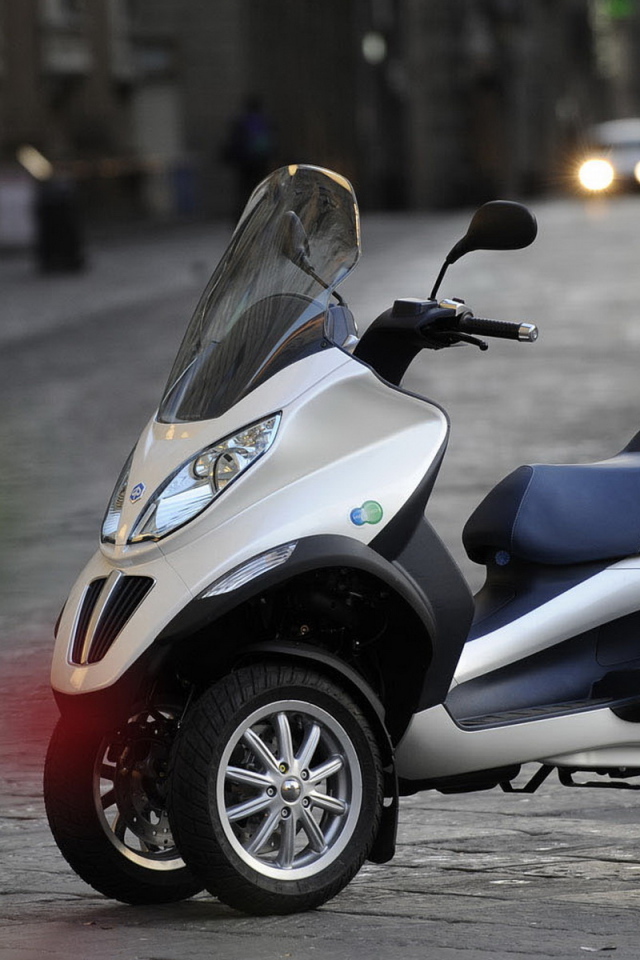 Piaggio MP3 Hybrid