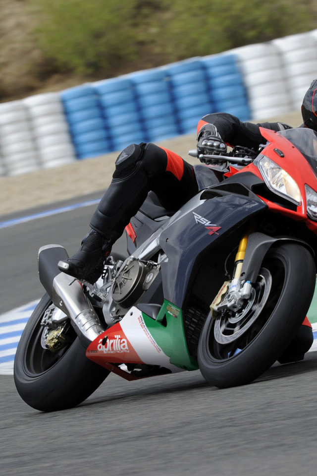 Aprilia RSV4 R