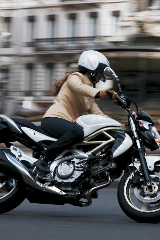 мотоцикл Сузуки F650