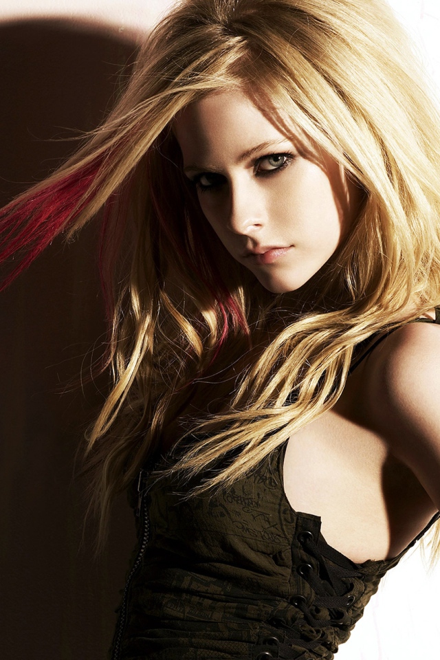 Красавица Avril