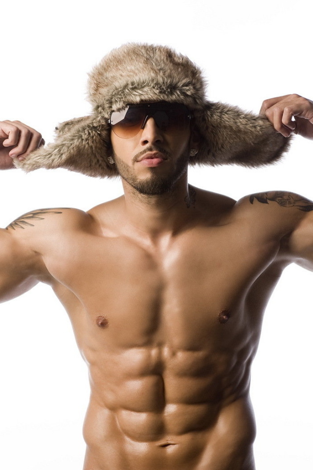 певец Alex Velea