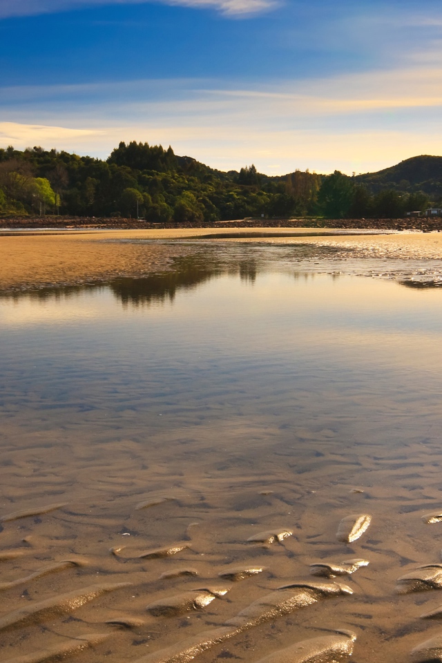 Отлив на пляже