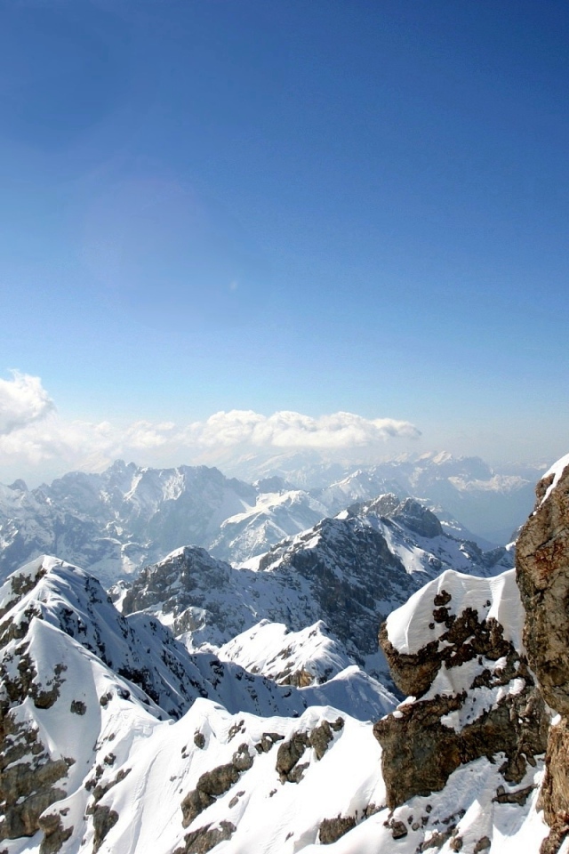 На вершине горной гряды