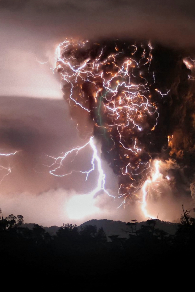 Вулкан Chaiten в Чили