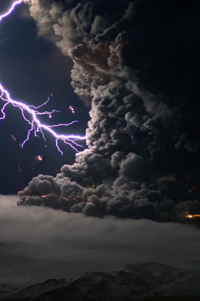 Вулкан Пепел Молния