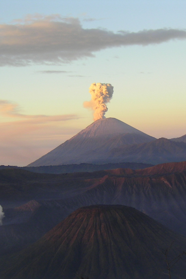 Вулкан Махамеру, Индонезия