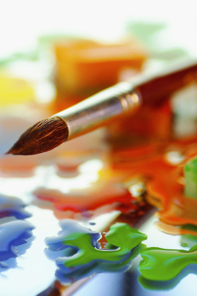 Кисть и краски