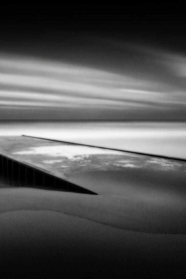 Пелена тумана над водой