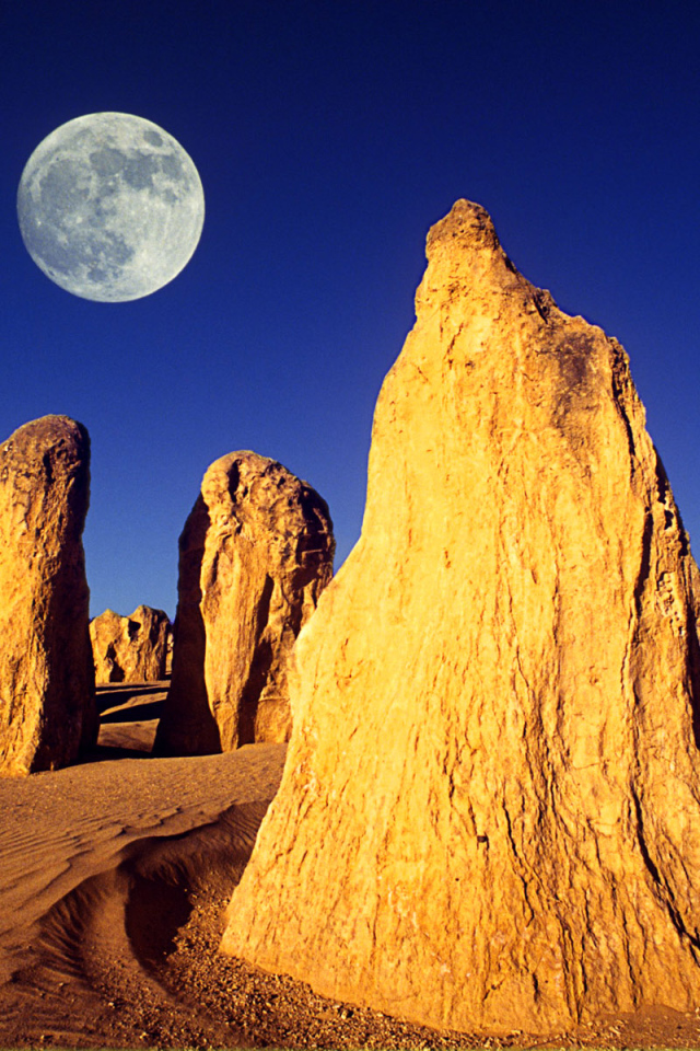 Луна в небе Австралии