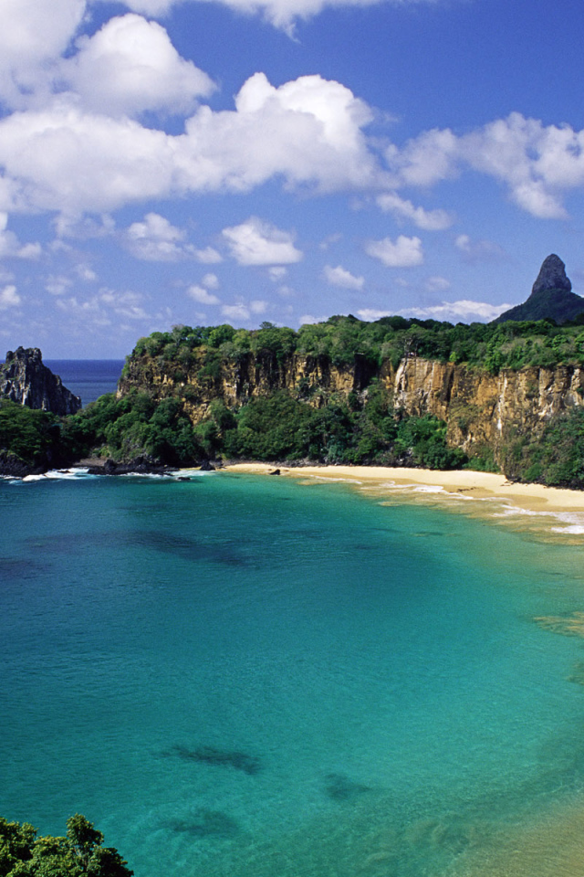 Дикий пляж в Бразилии