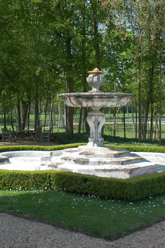 Фонтан в парке