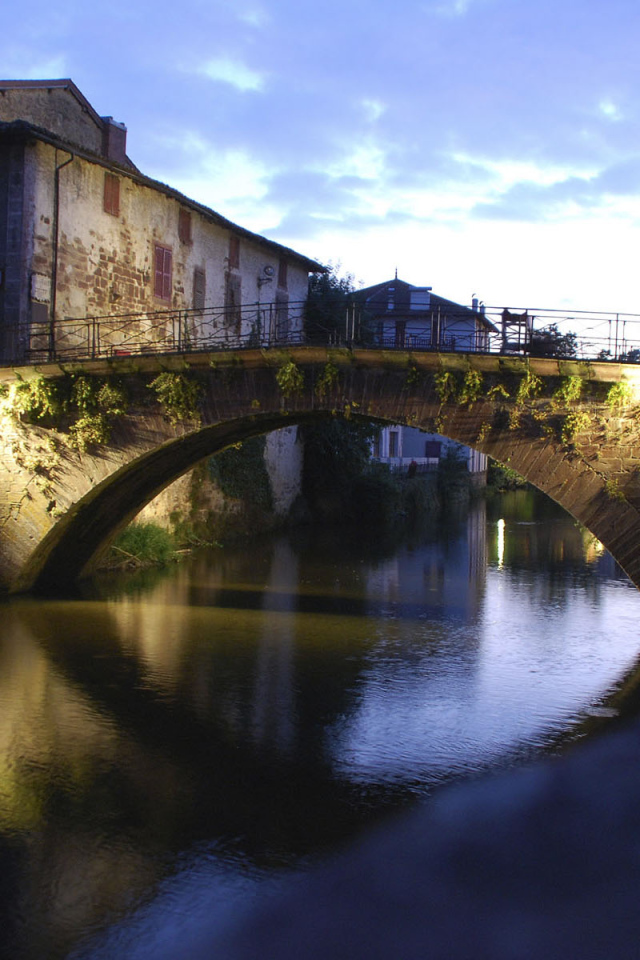 Мост через реку