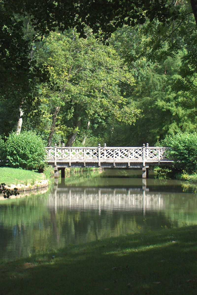 Мостик в парке