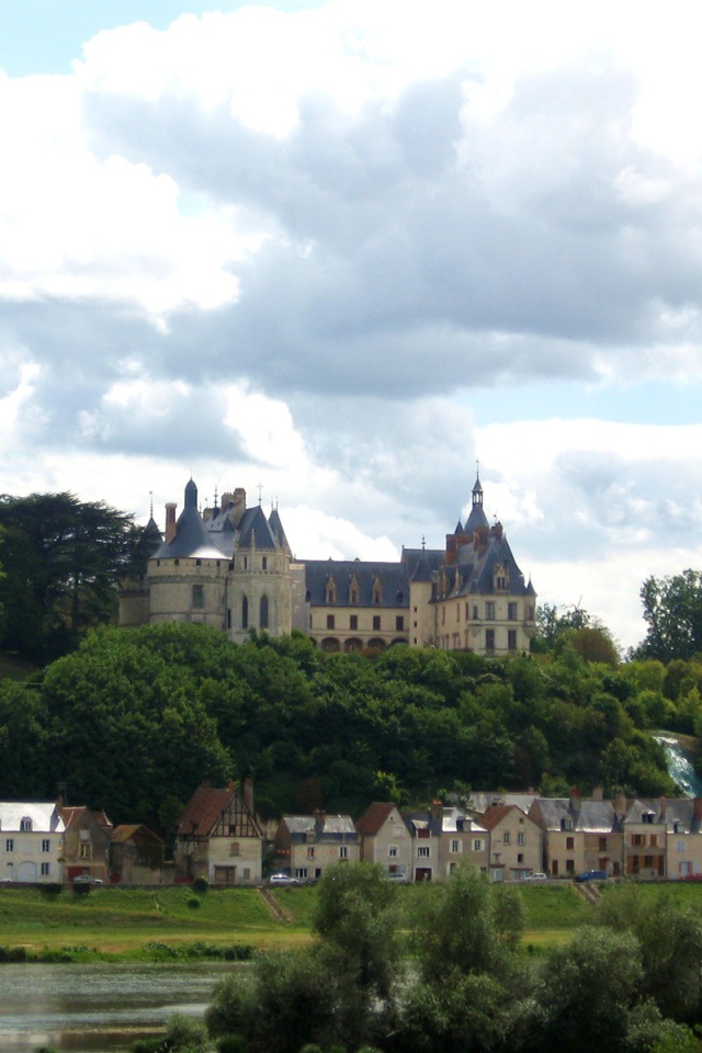 Городок у замка