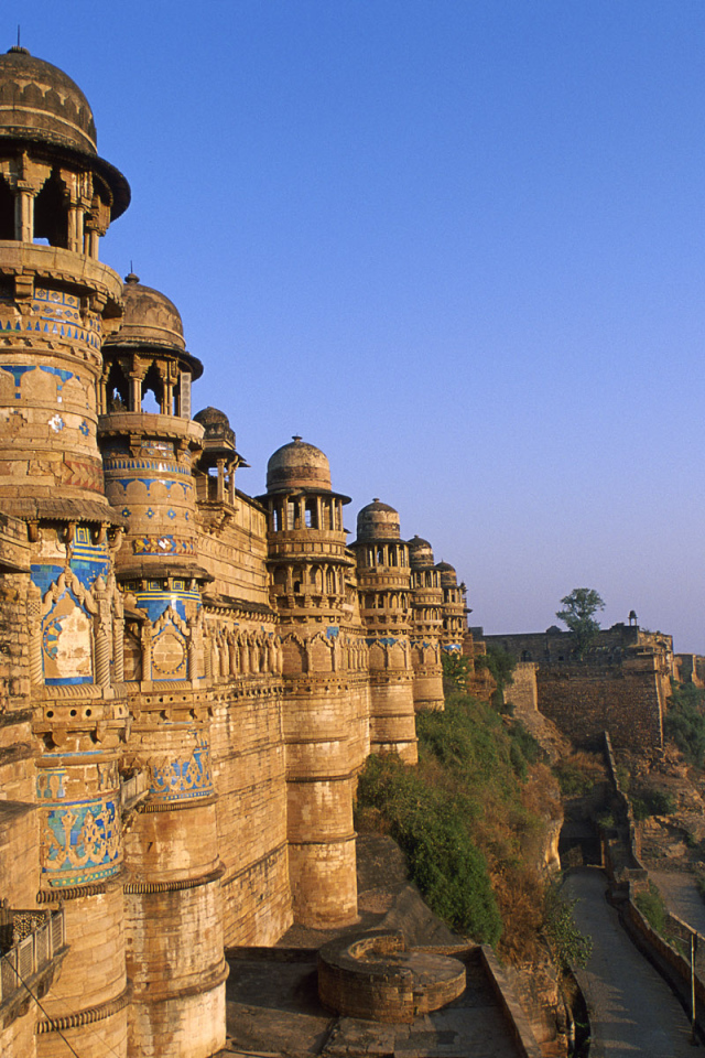 Замок на холме