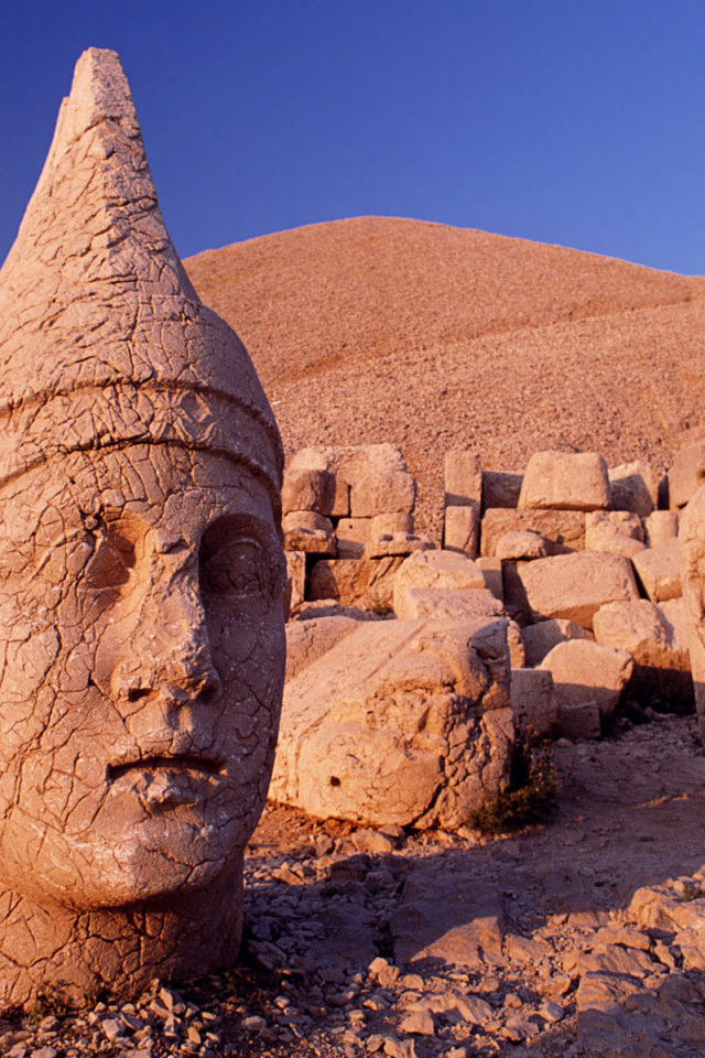 Древние скульптуры