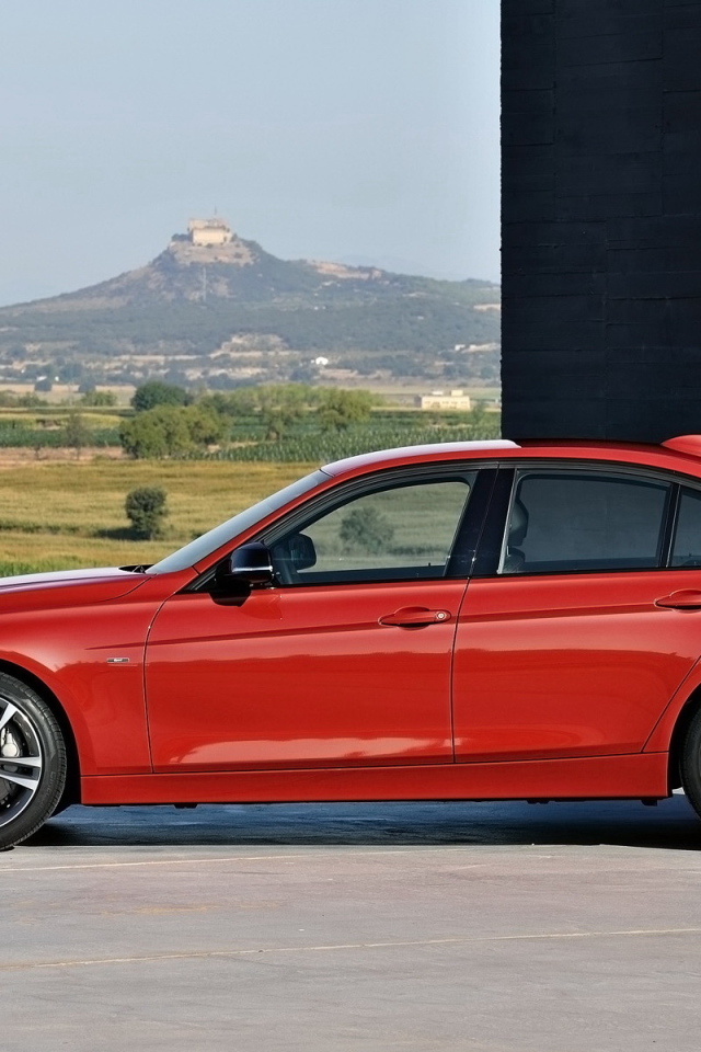 Красный BMW-3-Series-Sedan