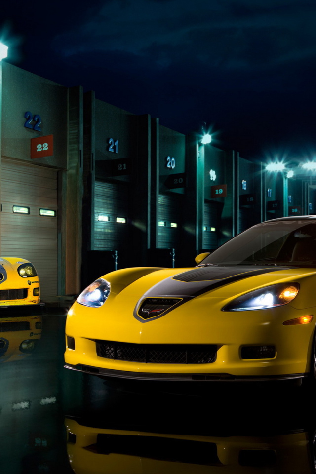 желтый Chevrolet-Corvette-Z06