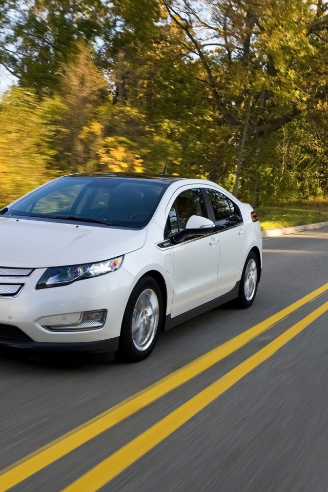 Chevrolet-Volt-White