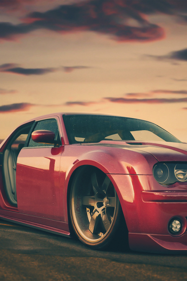 300c, красный