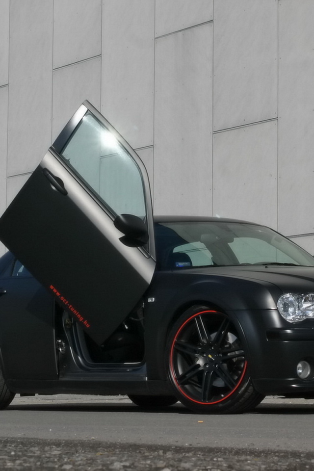 Chrysler-300C-Hemi-SRT-8