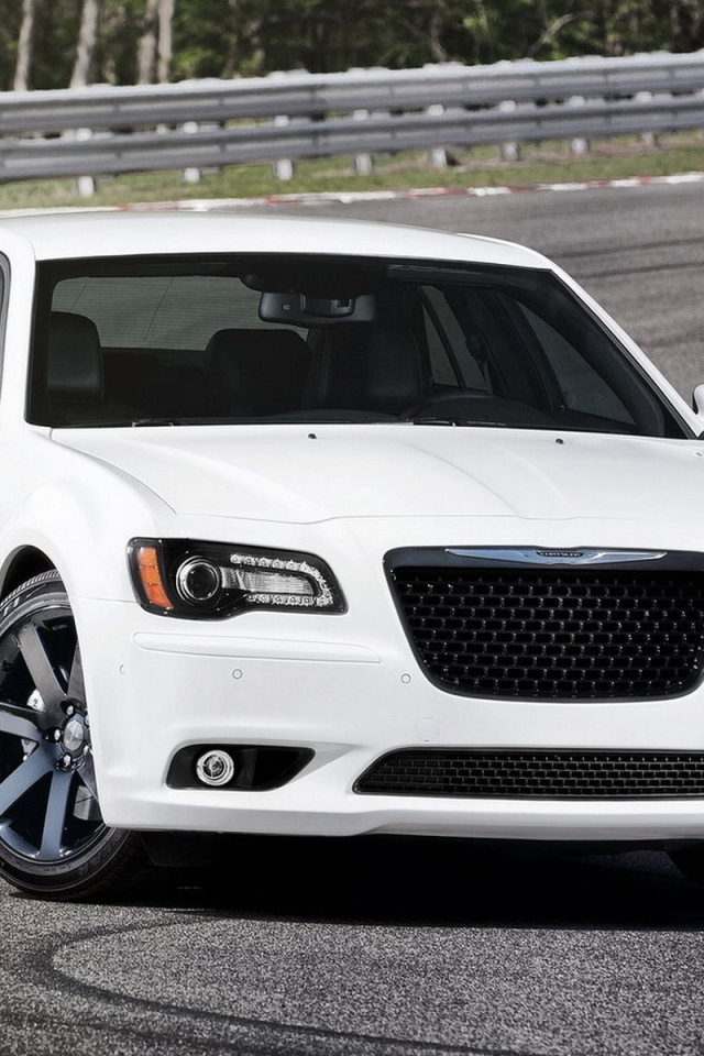 Chrysler-300 SRT8