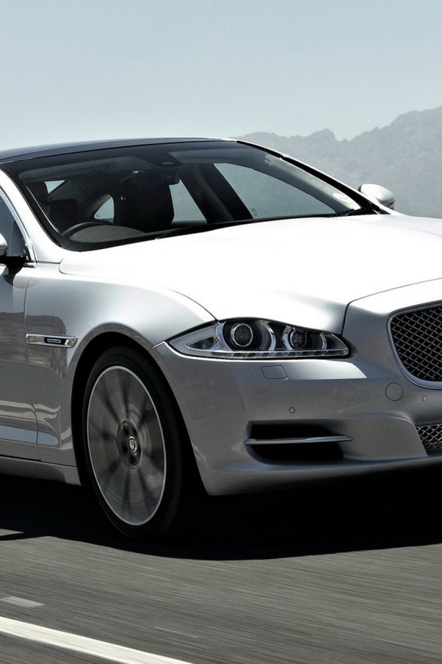 Jaguar-XJ 2012