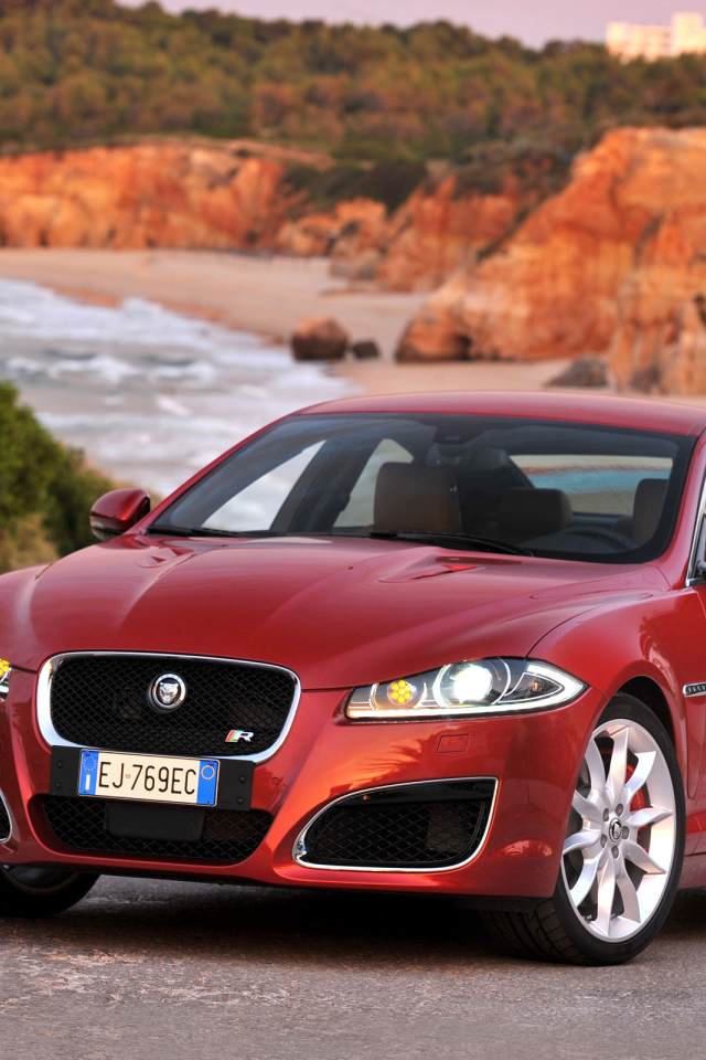 новый Jaguar XFR
