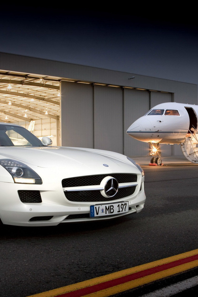 Mercedes Benz SLS AMG