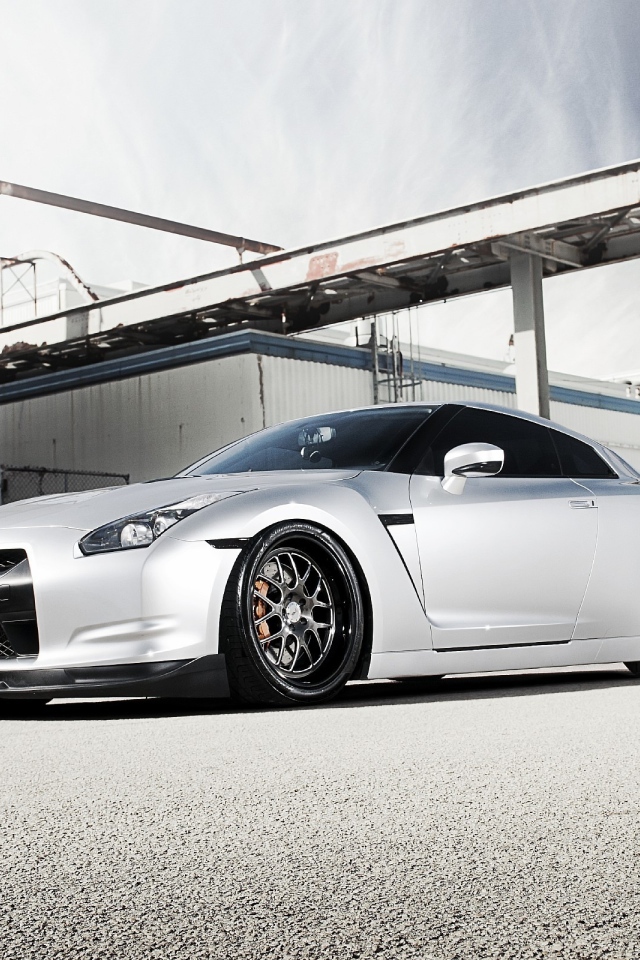 new Nissan GT-R