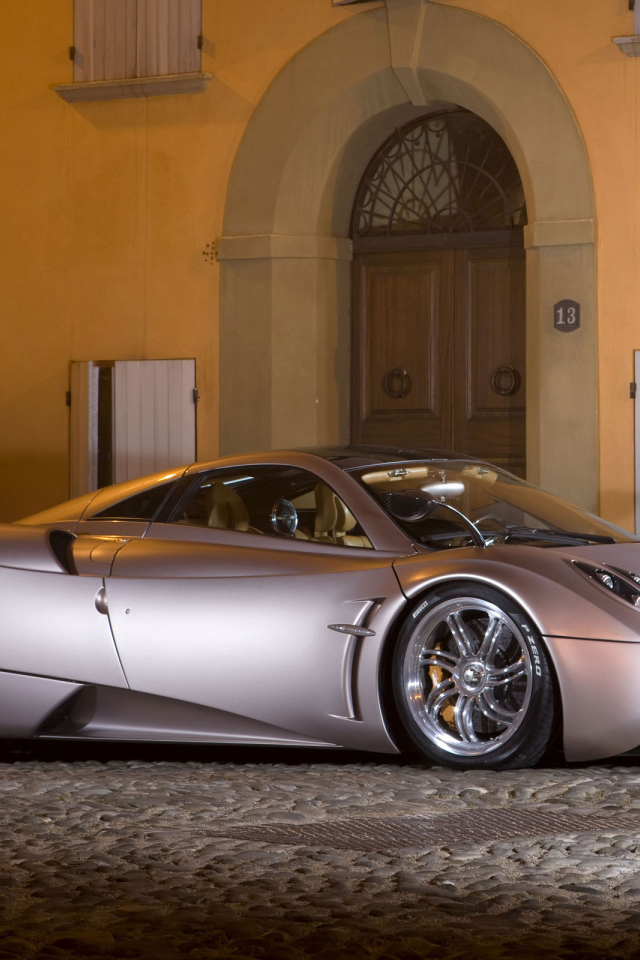 cуперкар Pagani Huayra