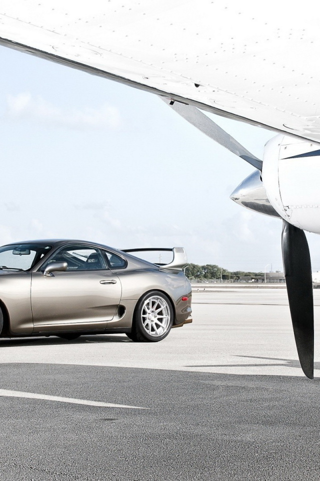 спортивная Toyota Supra