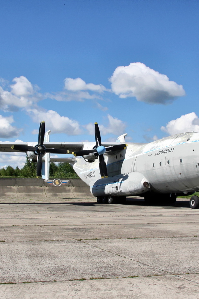 самолет АН-22