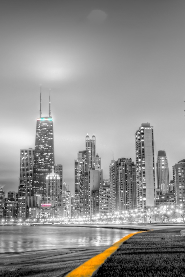 Черно-белый город