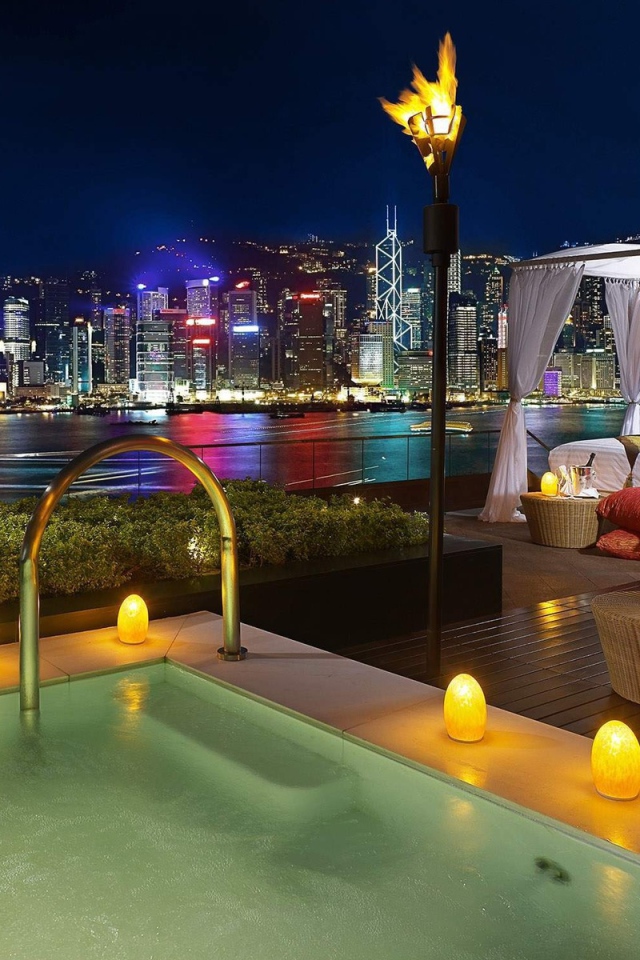 Отель с видом на город