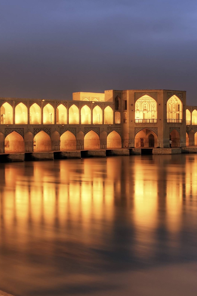 Мост Хаджу ночью