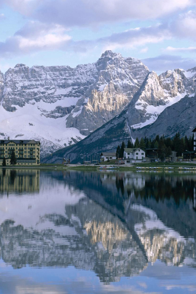 Город около гор