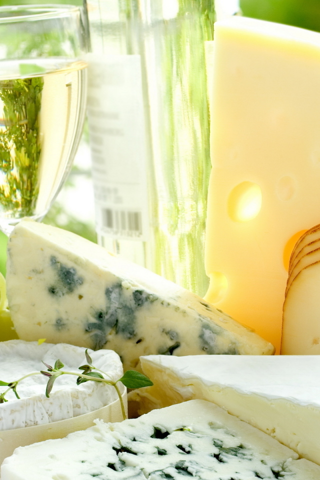 Сыр, виноград и вино